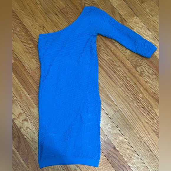 bebe Dresses & Skirts - BEBE One shoulder bodycon dress